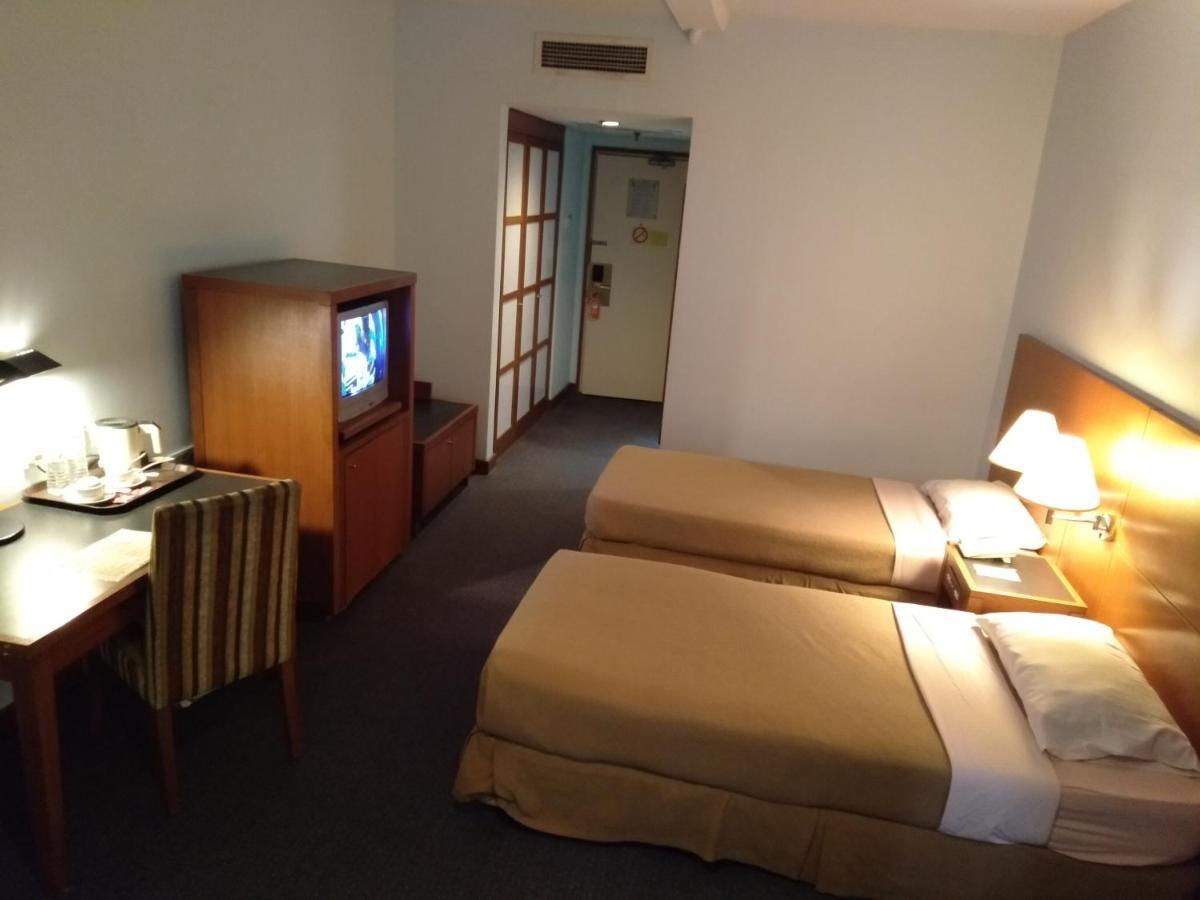 Plaza Grand Hotel Куала-Лумпур Екстер'єр фото